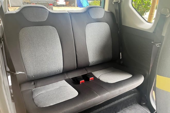 Hàng ghế sau của chiếc xe ô tô điện