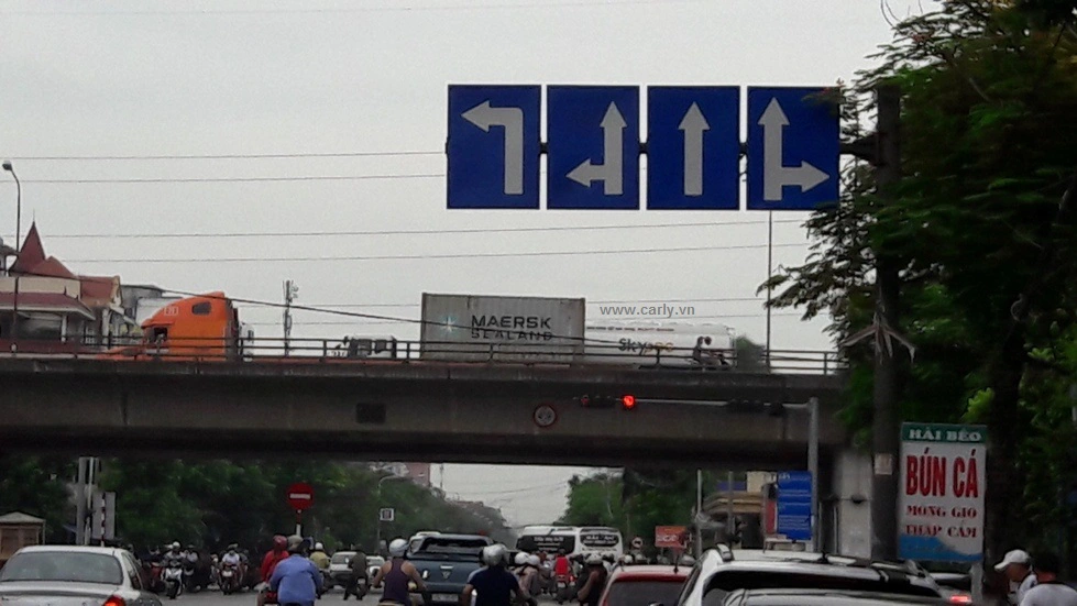 Lỗi đi sai làn đường và lỗi đi sai vạch kẻ đường