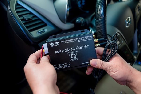 Thiết bị giám sát hành trình
