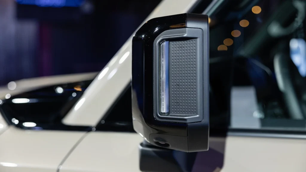 gương chiếu hậu cỡ lớn theo phong cách FJ Cruiser