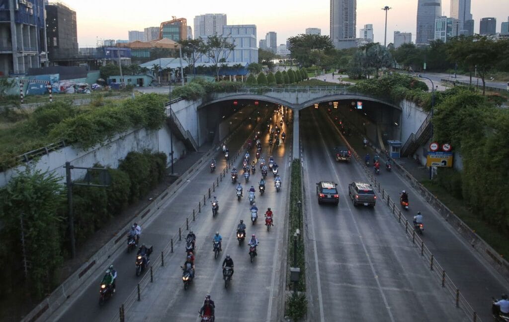 Điều khiển phương tiện giao thông đúng tốc độ