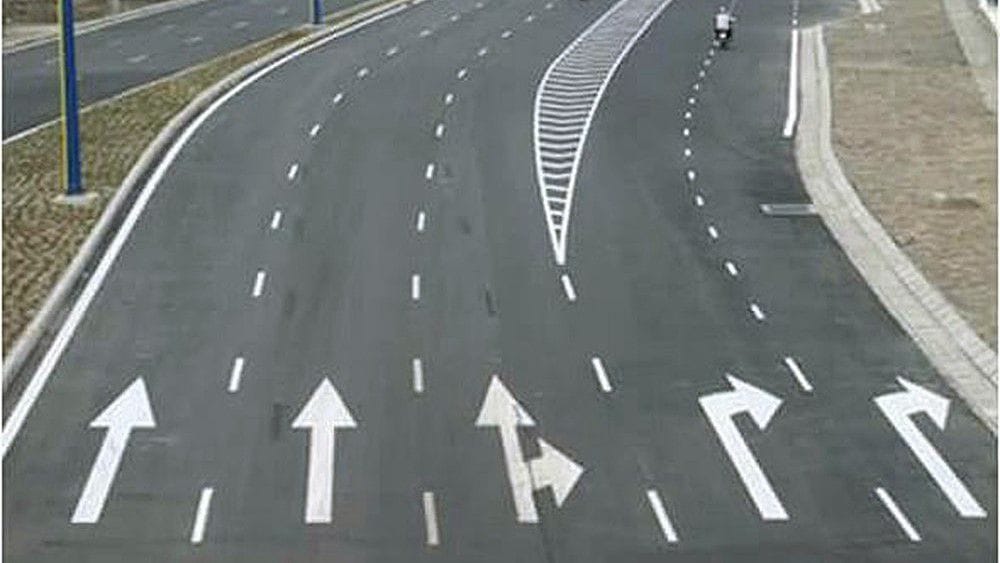 Vạch xương cá chữ V