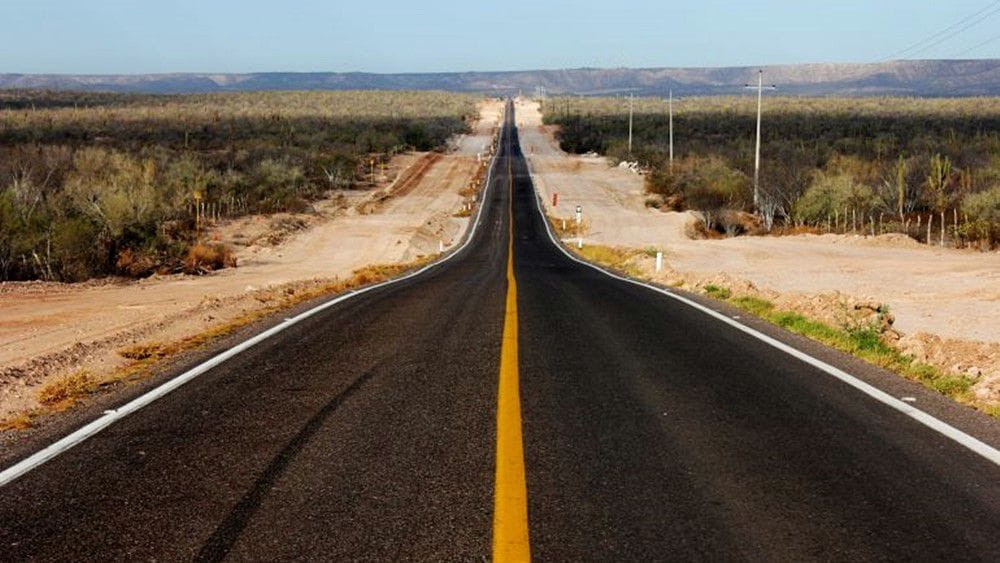 Vạch vàng nét liền phân chia 2 chiều xe chạy