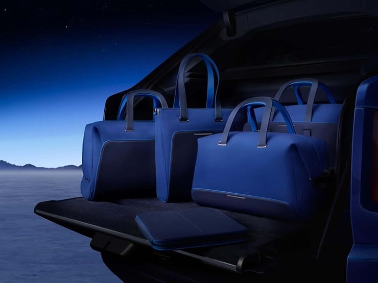 Rolls Royce Phiên Bản Đặc Biệt Dòng Cullinan - Cullinan Blue Shadow 2 Bộ hành lý độc đáo tặng kèm