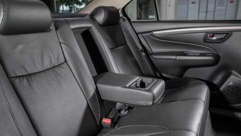 Suzuki Ciaz: Giá Lăn Bánh T06/2023, Thông Số Kỹ Thuật Chi Tiết 14 ghế bọc ra