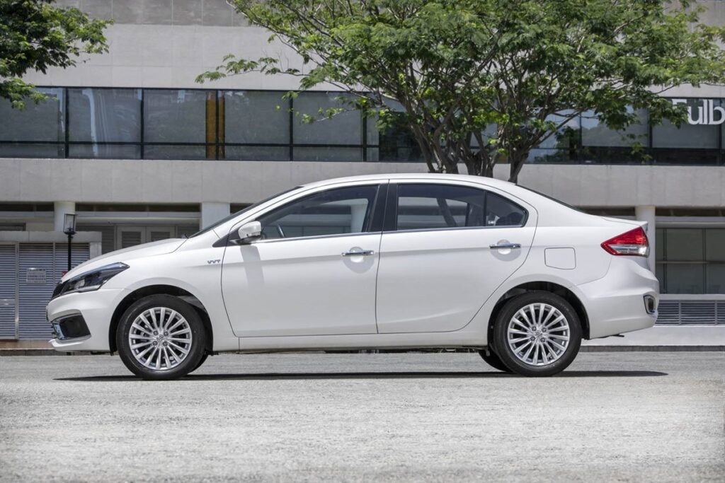 Suzuki Ciaz: Giá Lăn Bánh T06/2023, Thông Số Kỹ Thuật Chi Tiết 1 Suzuki ciaz 2023