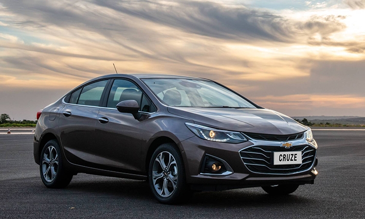 Chevrolet Cruze thiết kế đẹp rộng rãi