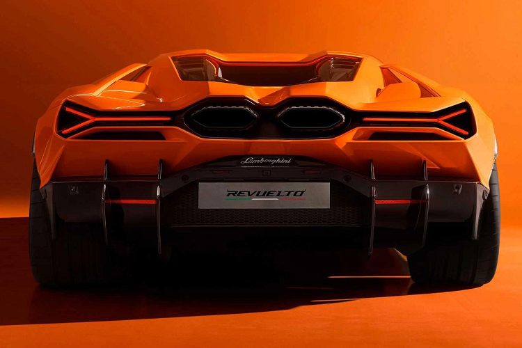 Siêu Xe Hybrid Lamborghini Cháy Hàng Tới 2025 Ngay Sau Khi Ra Mắt 5 Revuelto cũng được đặt theo tên một con bò tót tại Barcelona