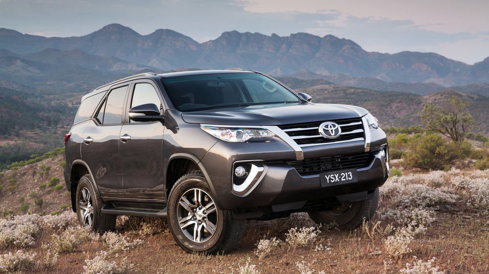  Dòng xe 7 chỗ đáng mua: Toyota Fortuner 