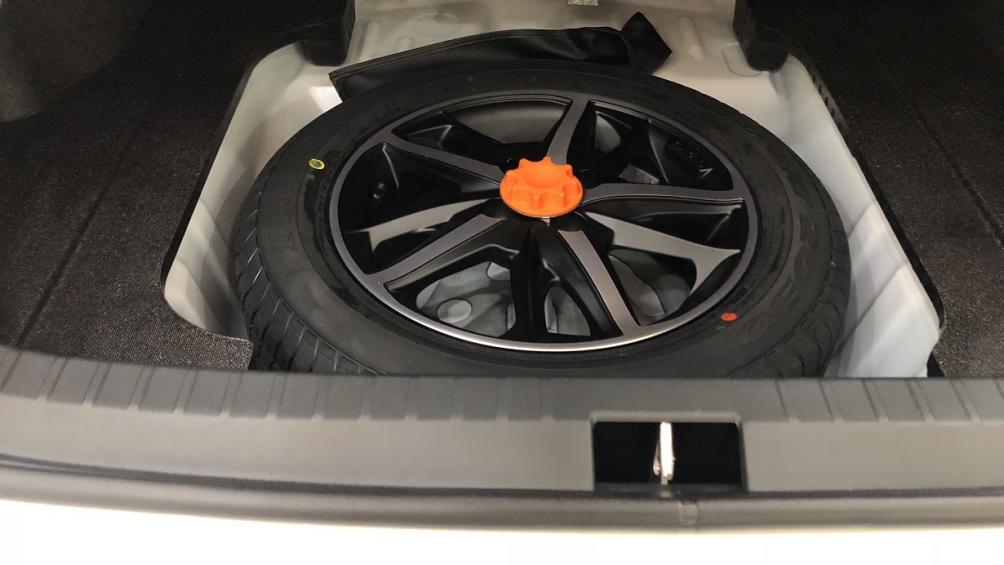 Lốp xe dự phòng