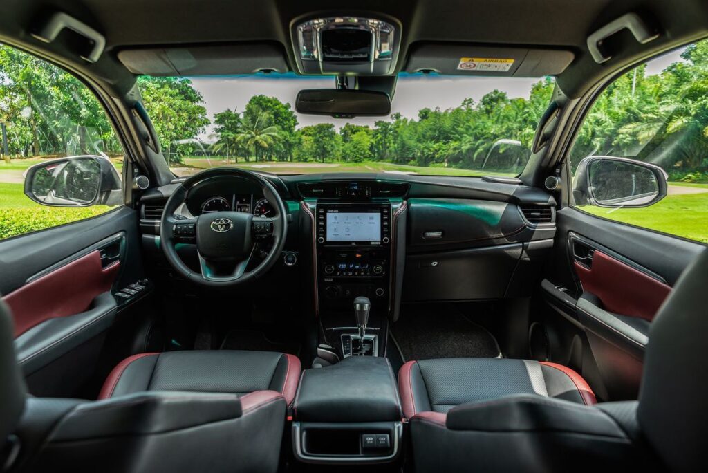 Nội thất bên trong xe Toyota Fortuner
