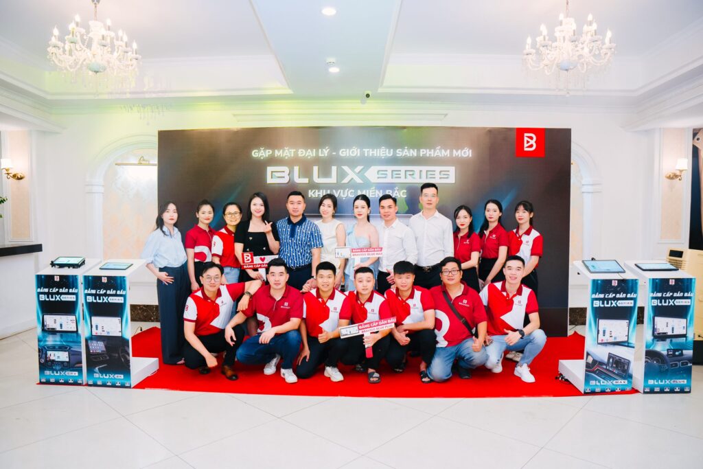 ra mat man hinh bravigo blux 1 scaled 1