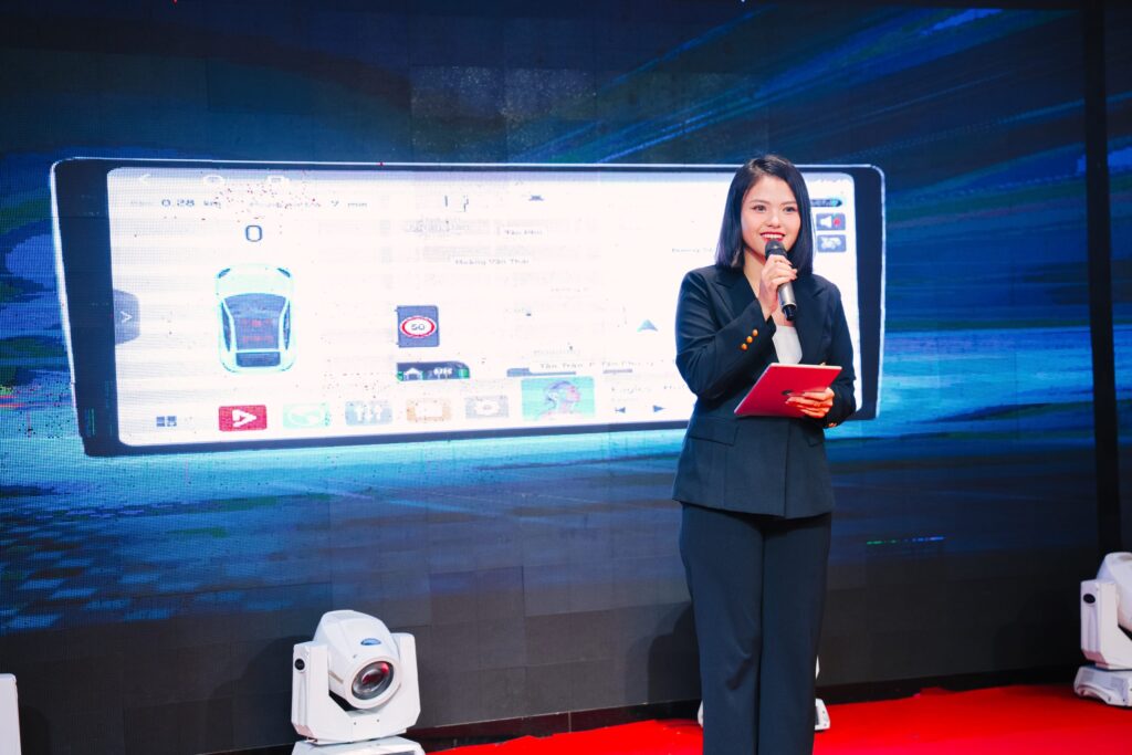 ra mat man hinh bravigo blux 4 scaled 1