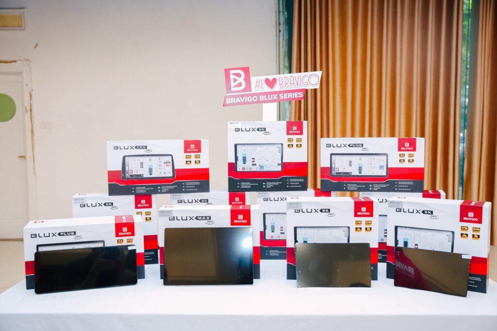 ra mat man hinh bravigo blux 6 scaled 1
