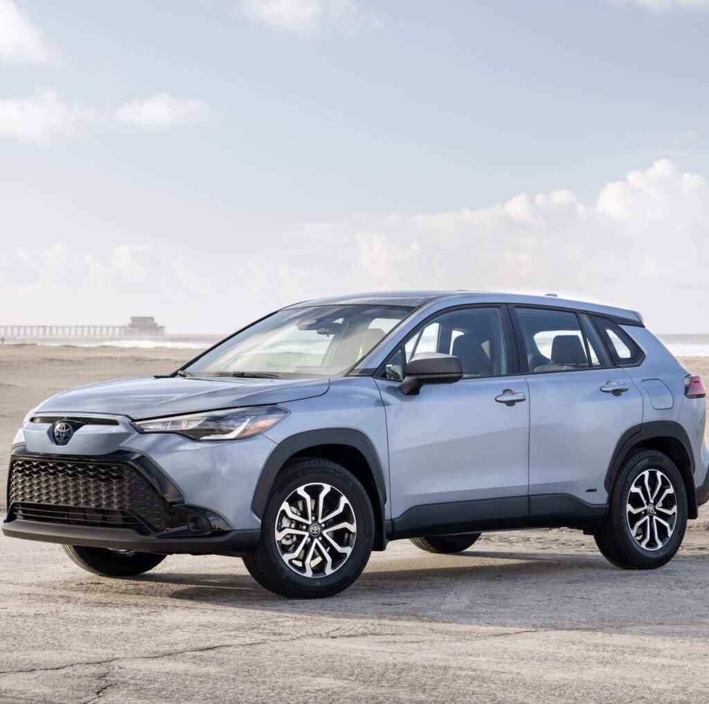 Ngoại thất mạnh mẽ, hiện đại