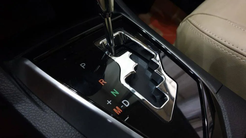 Hướng Dẫn Căn Dừng Đèn Đỏ Khi Lái Xe Ô Tô Chuẩn Xác, An Toàn 5 Về P khi dừng đèn đỏ