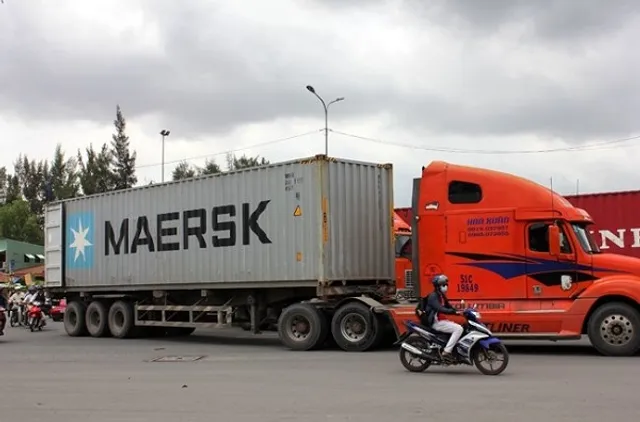 Bán kính quay xe của container