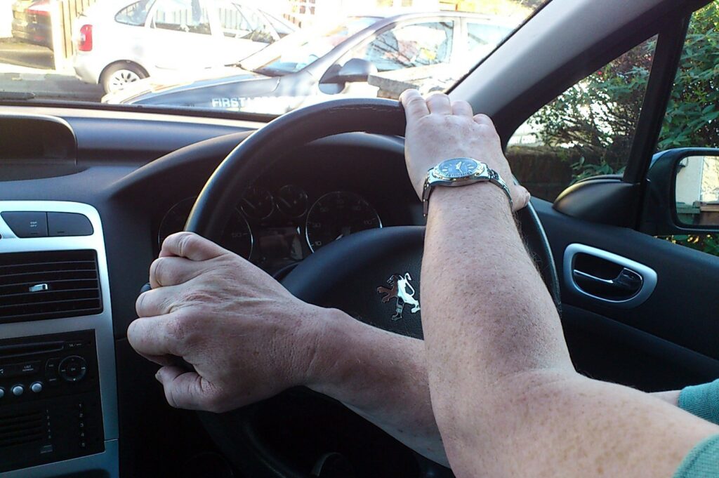 Đánh lái trả lái ô tô 