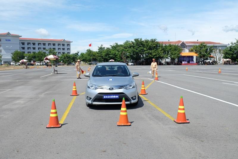 Kỹ Thuật Lái Xe Hình Chữ Chi: Hướng Dẫn Lái Xe Đúng Chuẩn Nhất 3 Phương pháp tiến hình chữ chi