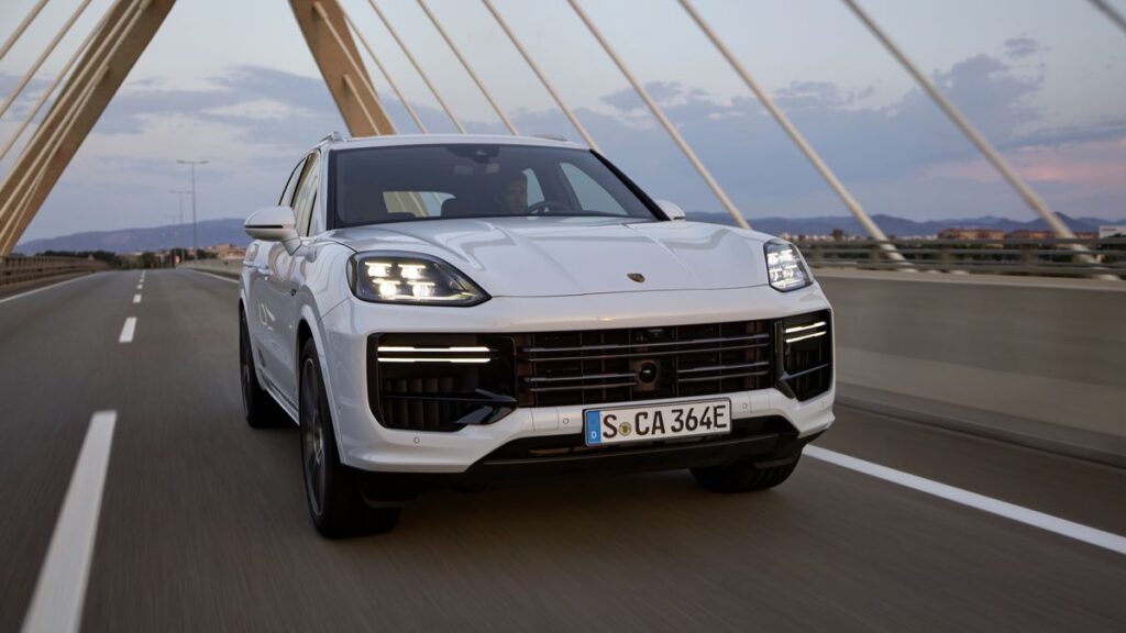 2024 Porsche Cayenne Turbo E-Hybrid Chăm Chút Đến Từng Chi Tiết 1 2024 Porsche Cayenne Turbo E-Hybrid