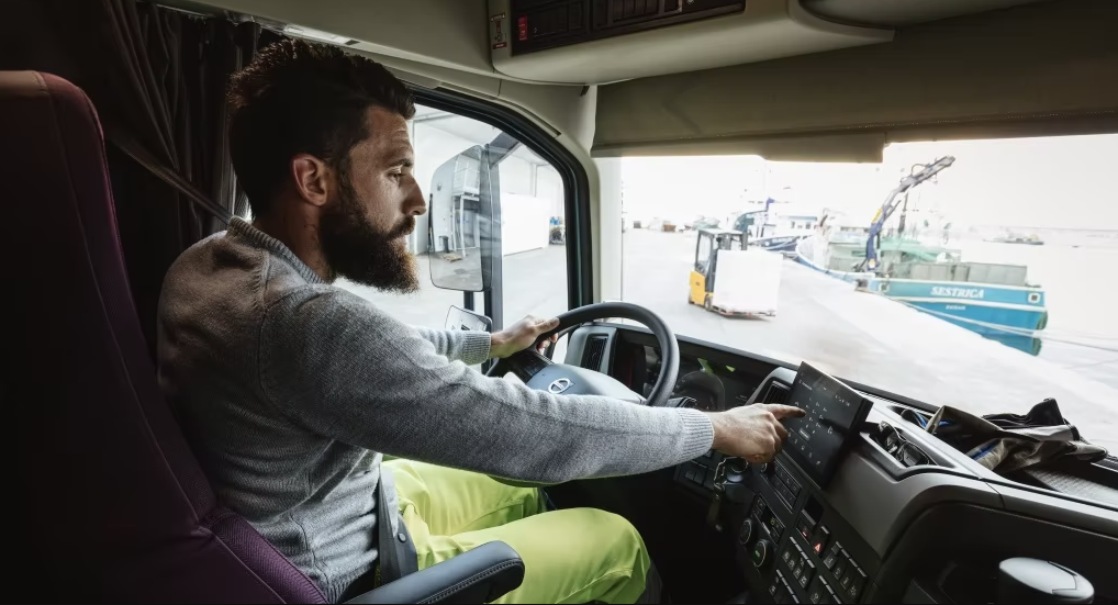 Lý do nên lắp màn android cho xe tải