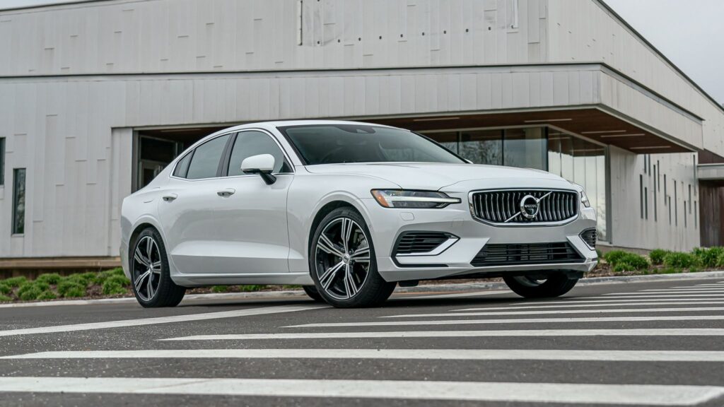 Có 2 tỷ nên mua xe gì