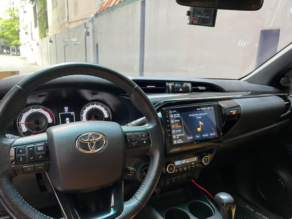màn hình BRAVIGO trên xe Hilux