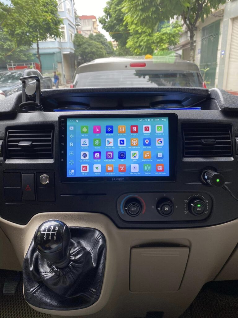 Màn hình android trên Ford Transit