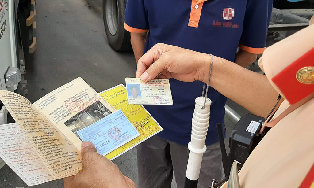 Kinh Nghiệm Chạy Xe Dịch Vụ An Toàn, Tiết Kiệm Cho Tài Xế 4 Giấy tờ xe ô tô