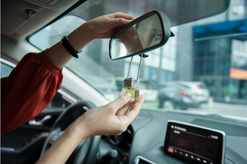Tinh dầu giúp khử mùi xe ô tô hiệu quả
