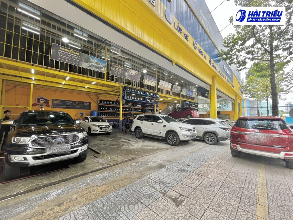 13 Địa Điểm Rửa Xe Ô Tô Gần Đây Chuyên Nghiệp, Sạch Sẽ TP. HCM 3 rua xe o to gan day 3