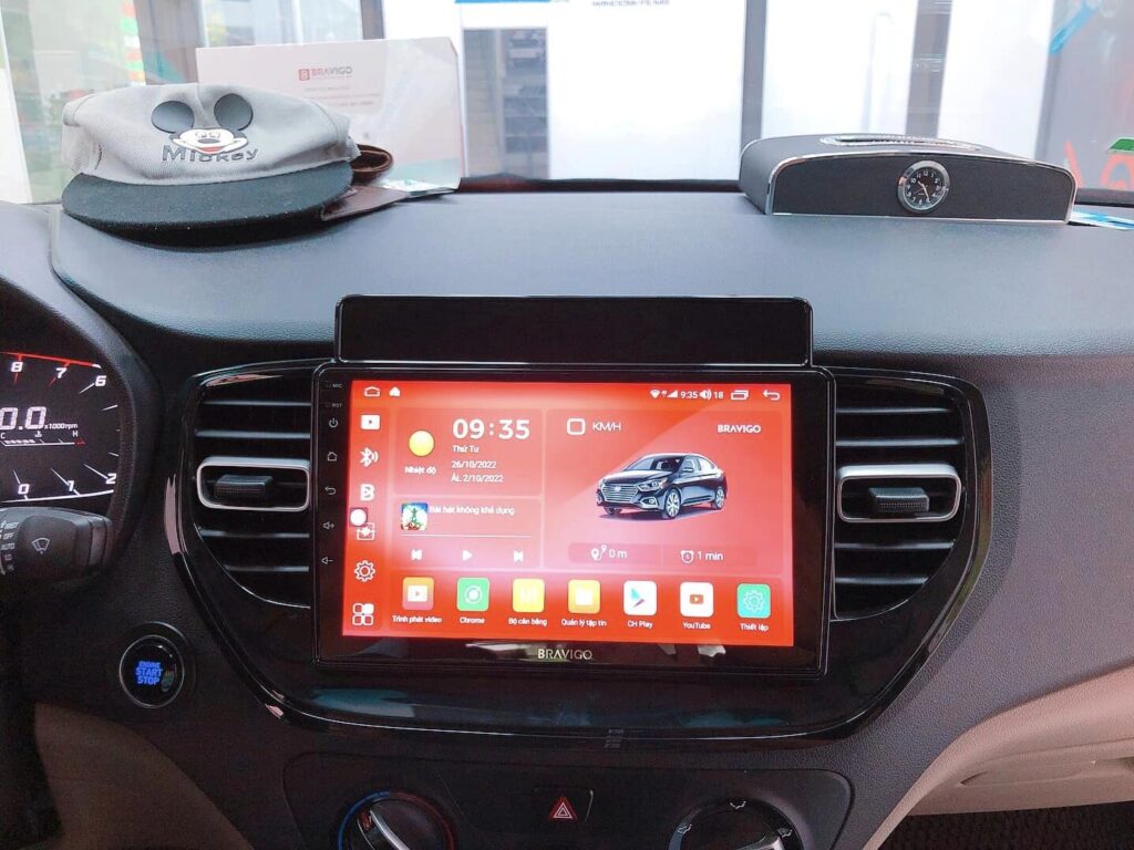 màn hình android trên xe ô tô