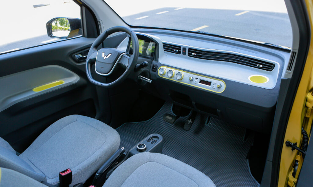 man hinh android cho wuling hongguang 1