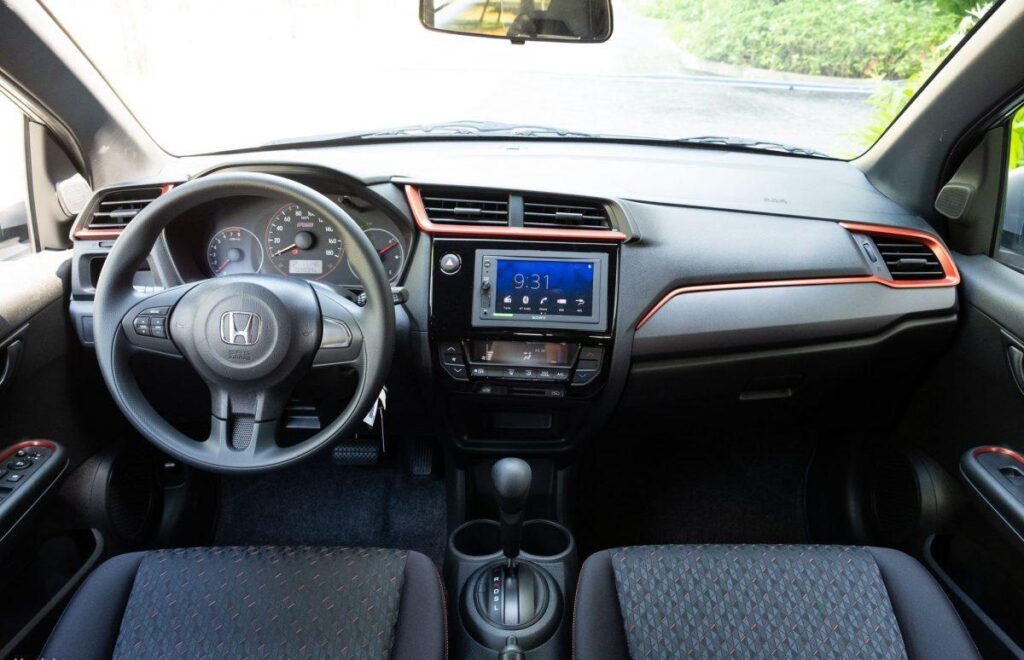 màn hình “zin” theo xe Brio