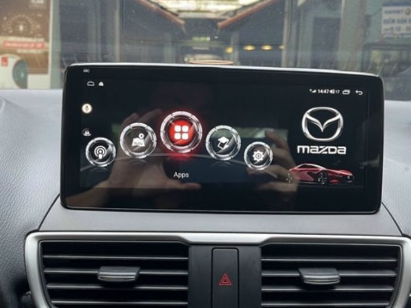 Hạn chế của màn hình nguyên bản Mazda