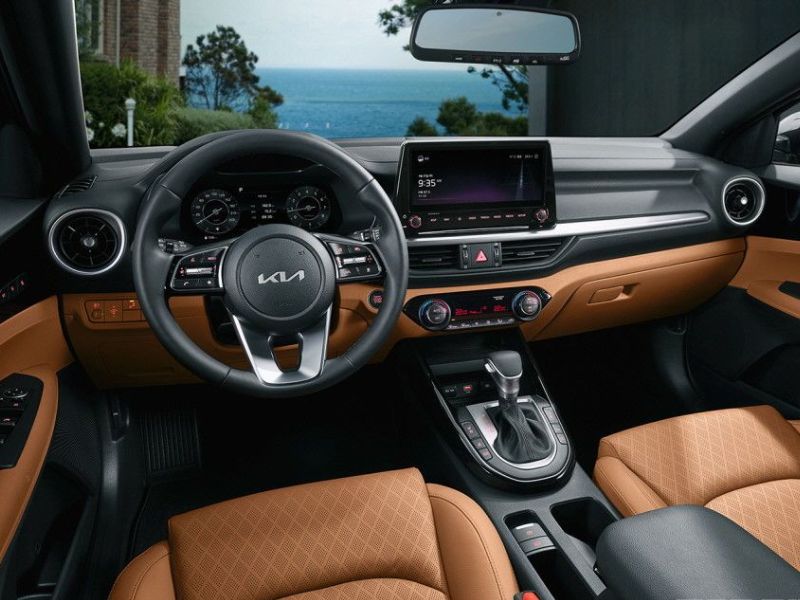 Màn hình nguyên bản Kia Cerato có đáp ứng đủ nhu cầu hiện nay?