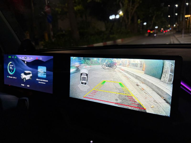 Màn hình Android liền Camera 360: Có thực sự cần thiết?