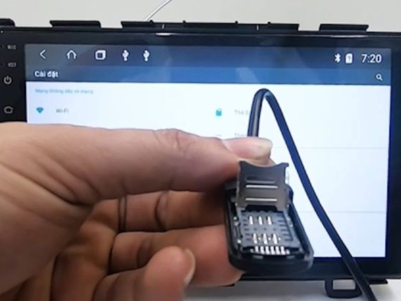 Màn hình Android ô tô có lắp SIM được không?