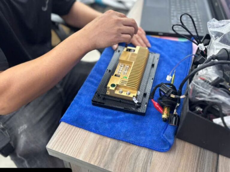 sua man hinh android o to